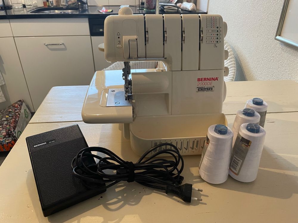 Bernina 2000DE Overloock Maschine Kaufen auf Ricardo