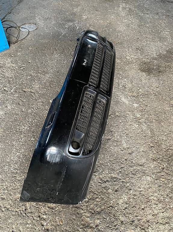 Tutti pezzi di ricambio auto: AUDI S4 b5 Frontstossstange  – Usato da Oetwil am See venduto da CarParts 2