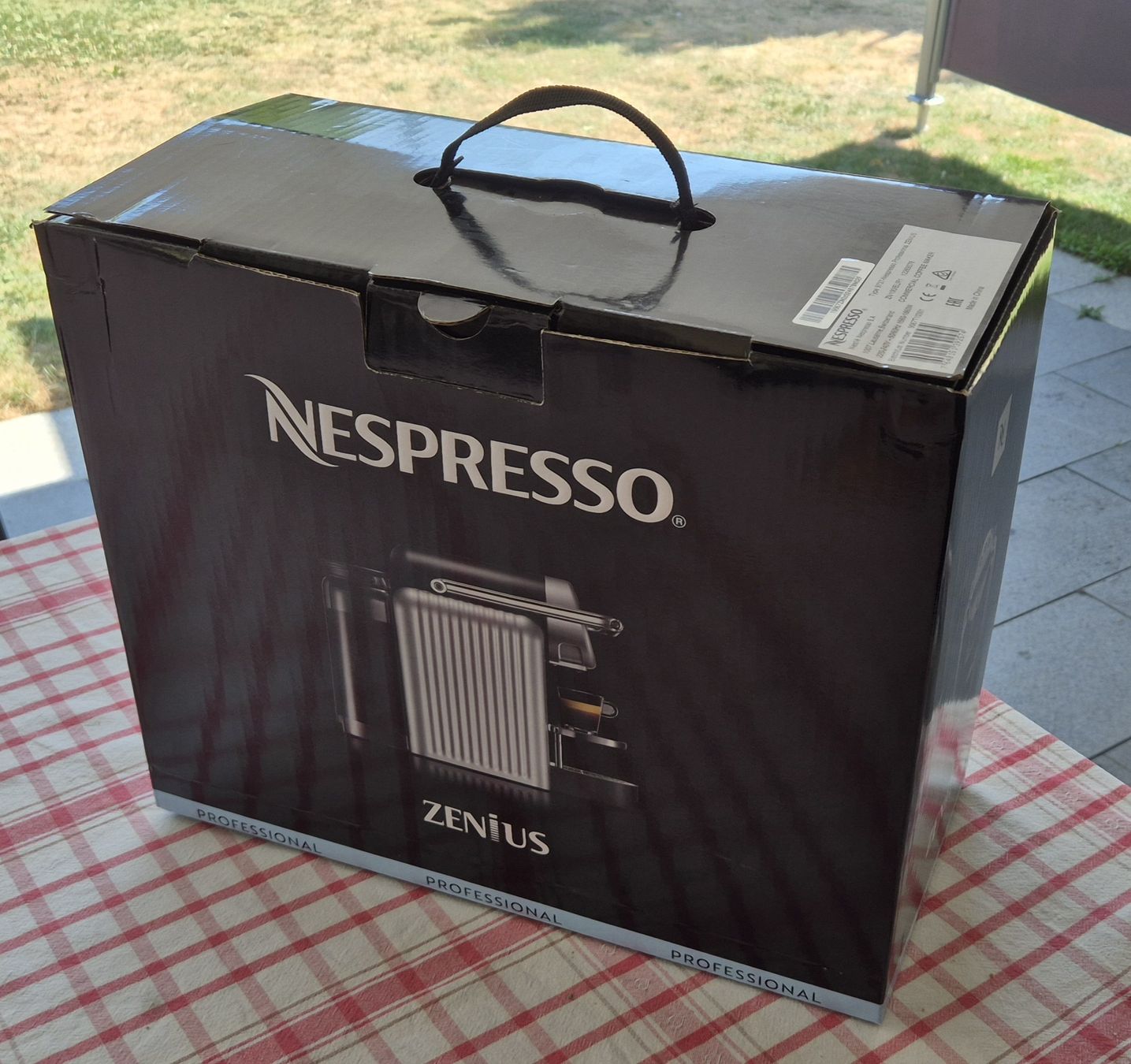Nespresso Kaffeemaschinen & Espressomaschinen: Nespresso Zenius Professional NEU – Neu und originalverpackt aus Künten von the-firefighter 1