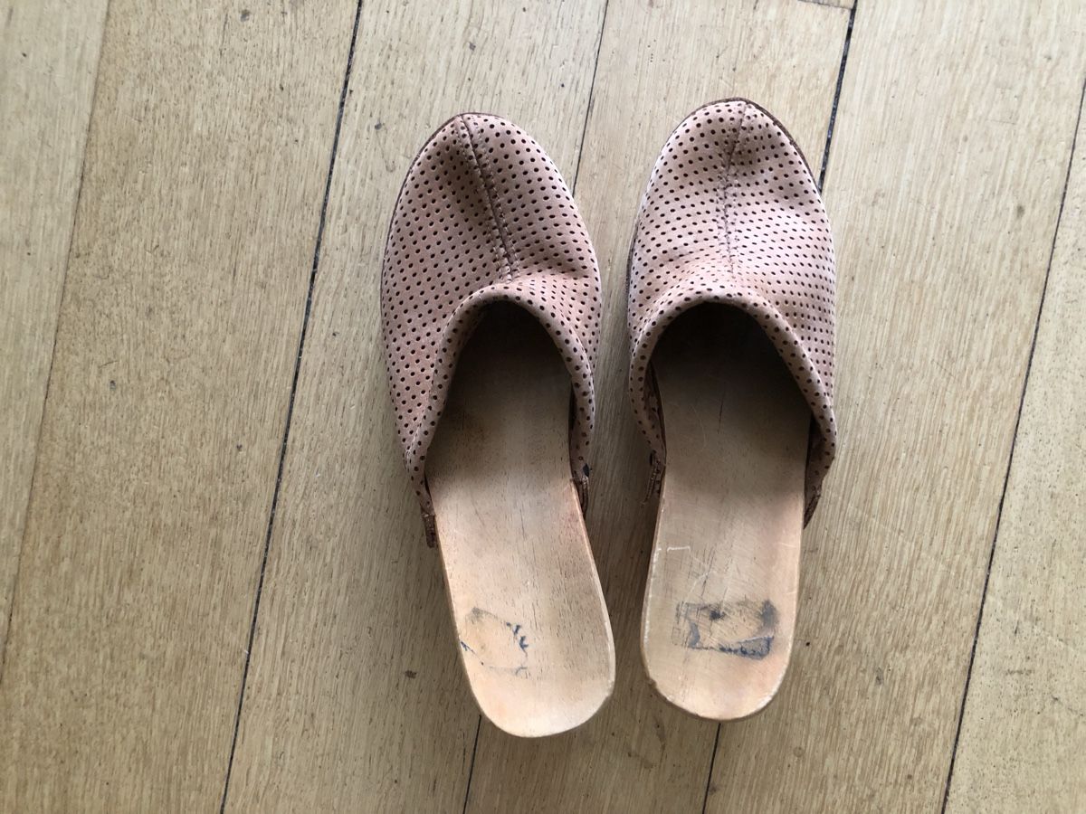 Scarpe da donna: Holzclogs Echtleder Cognacfarbene ca. Gr. 39.5 – Usato da Bern venduto da Etzy 1