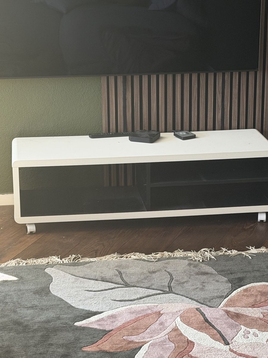 Interio TV Möbel: TV Lowboard – Gebraucht aus Uerikon von ZurichCity01