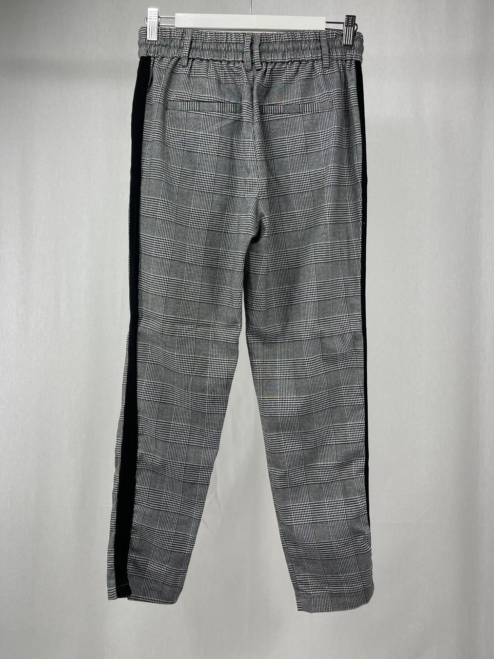 Only Pantaloni: Hose - Stoffhose - ONLY – Nuovo (secondo la descrizione) da Romanshorn venduto da MAFLOMAS 1