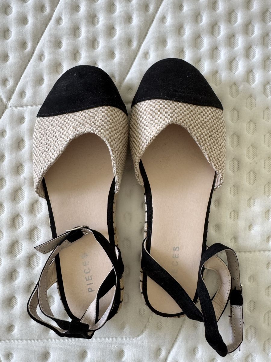 Scarpe da donna: Sandalen, Gr. 38, neu – Nuovo (secondo la descrizione) da St. Gallen venduto da nikolasbong