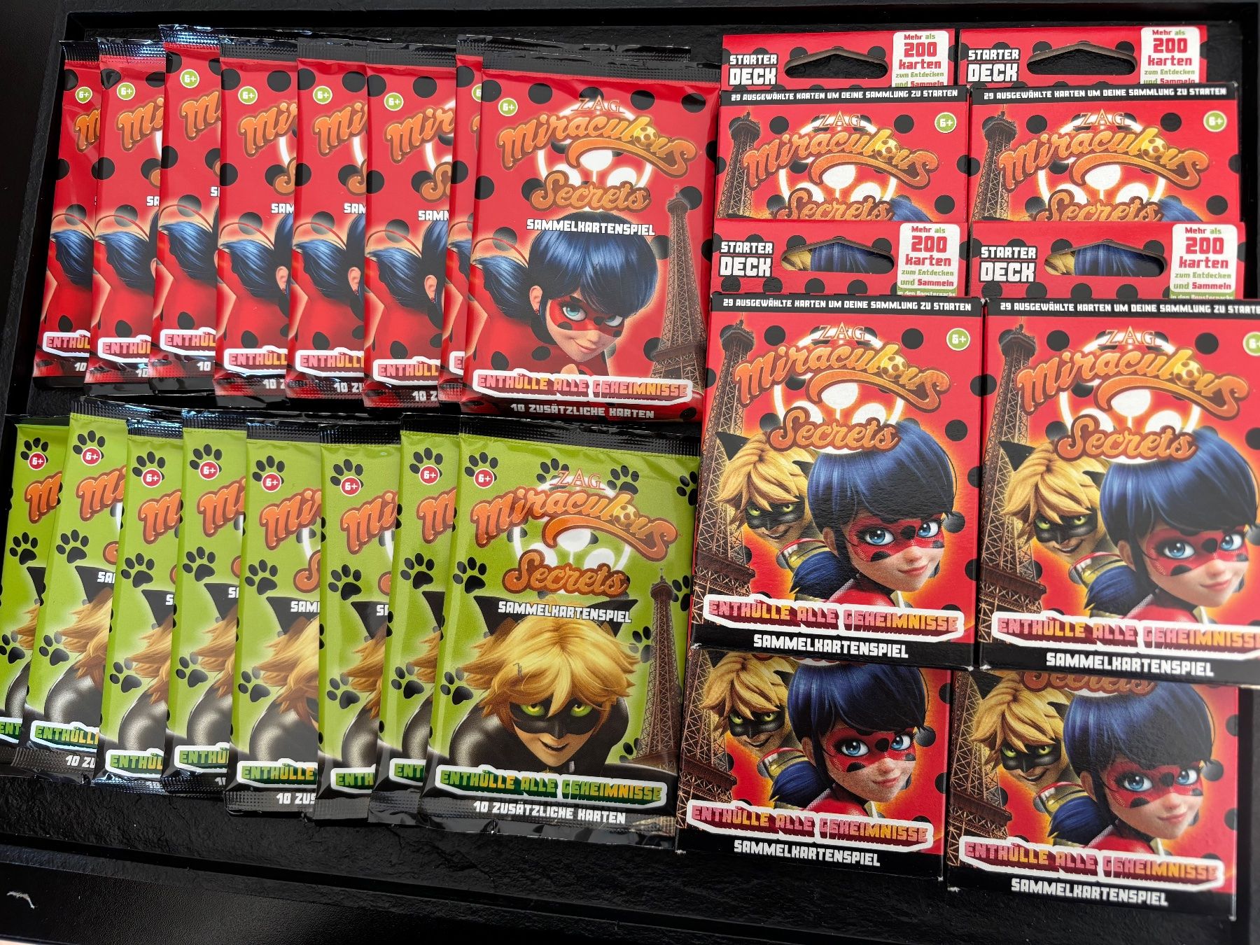 Giochi: 22 PCS - Miraculous Secrets : 6 Starter Deck (+16 Pack), DE – Nuovo e nell'imballaggio originale da Collombey venduto da Cards07 2