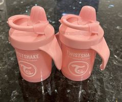 2x Twistshake Sippy Cups Pink Excellent condition