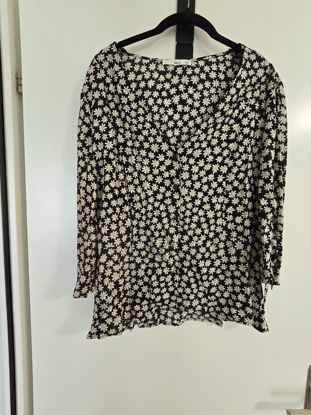 Mango Blusen: 2er Set Mango Casual Blusen Gr.L – Gebraucht aus St. Gallen von CAPYCORP 1