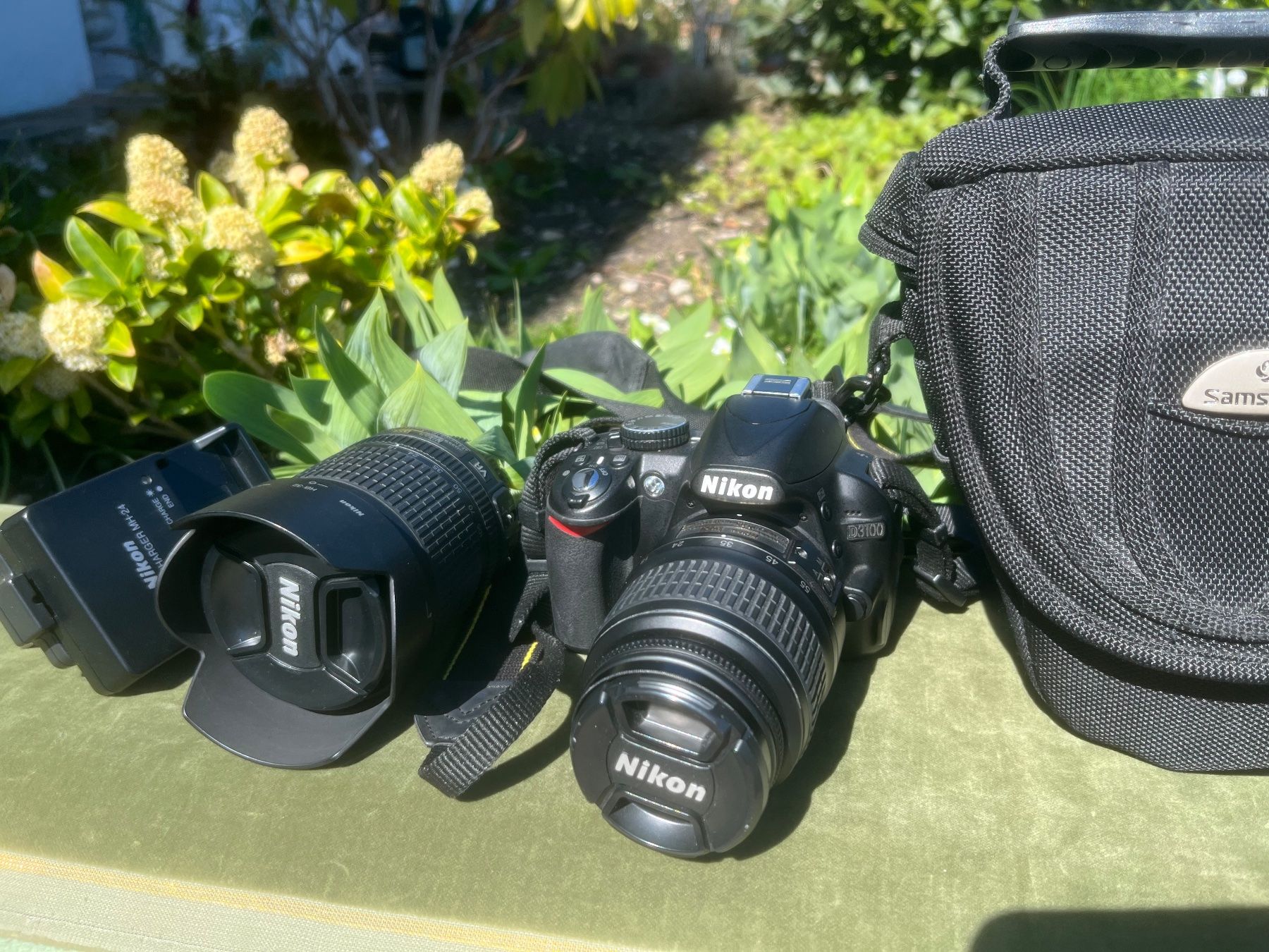 Nikon Fotocamera: NIKON D3100 Digitalkamera, Set 2 Objektive – Usato da Magden venduto da Hornet2