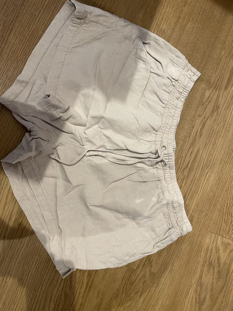 H&M Hosen: Shorts Viskose Leinen H&M – Gebraucht aus Rorbas von erdbeeri91