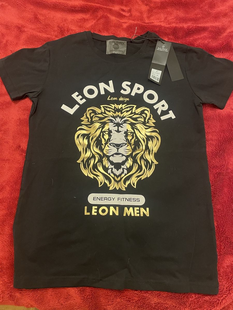 T-shirt: T Shirt – Nuovo (secondo la descrizione) da Berikon venduto da TheMangle