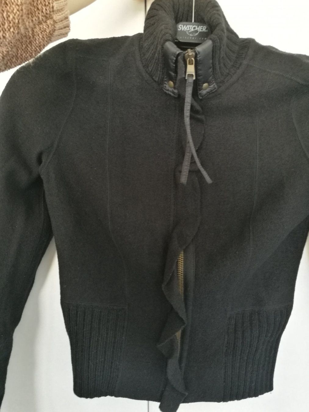 Marc Cain Maglioni & Felpe: Marc Cain Cropped Pullover / Jäckchen 34 – Usato da Bern venduto da M.J.R. 1