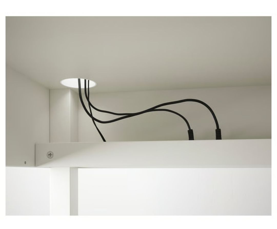 Scrivanie: Schreibtisch ikea MICKE – Usato da Glattbrugg venduto da riseca 9