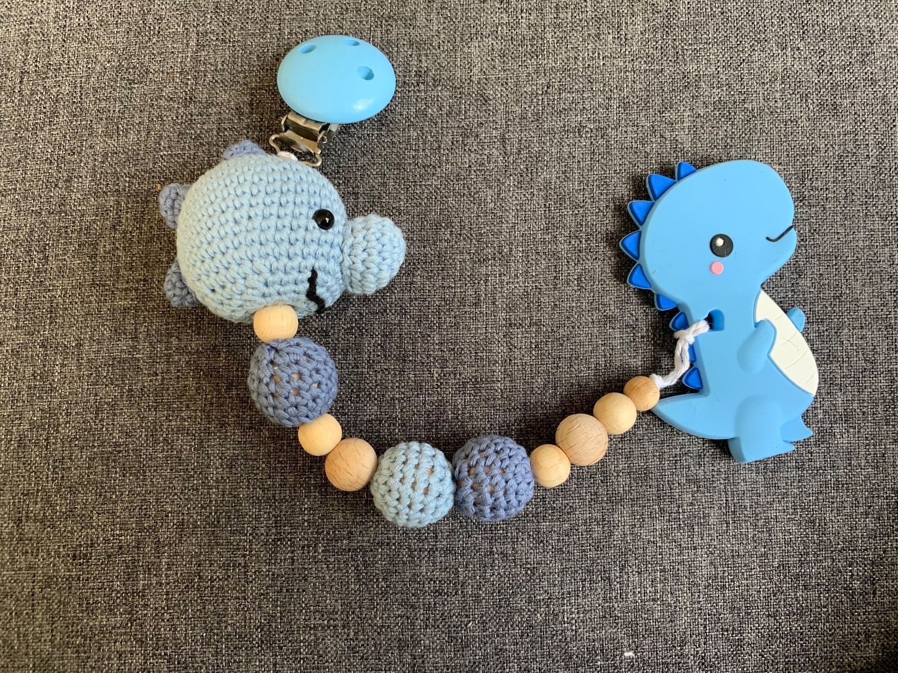 Spielzeuge: Silikon-Beissanhänger Dino blau – Neu (gemäss Beschreibung) aus Chur von Handkreativ