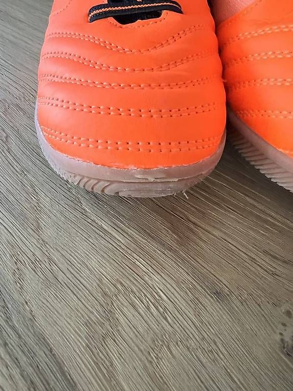 Scarpe da uomo: Hallenturnschuhe Grösse 33 – Usato da St. Niklausen LU venduto da Mimmi86 3