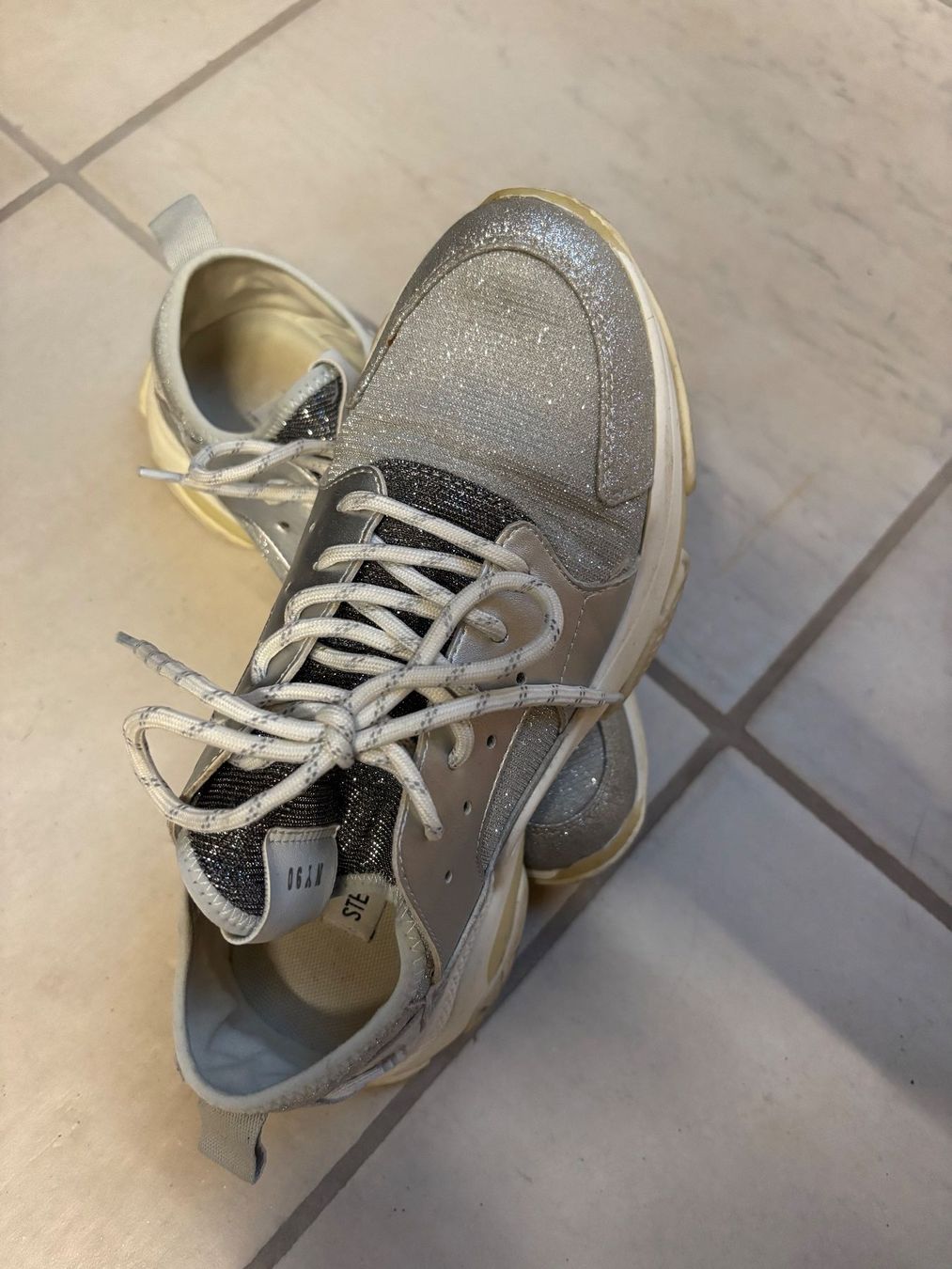 Steve Madden Scarpe da donna: Sneakers - Steve Madden silber – Usato da Weinfelden venduto da stella79