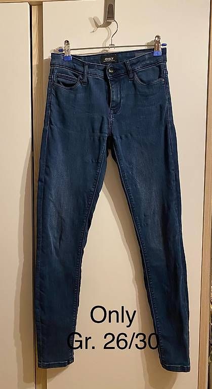 Jeans: Jeans Grösse 26 und 27  – Gebraucht aus Arth von a_a_n5vp 2