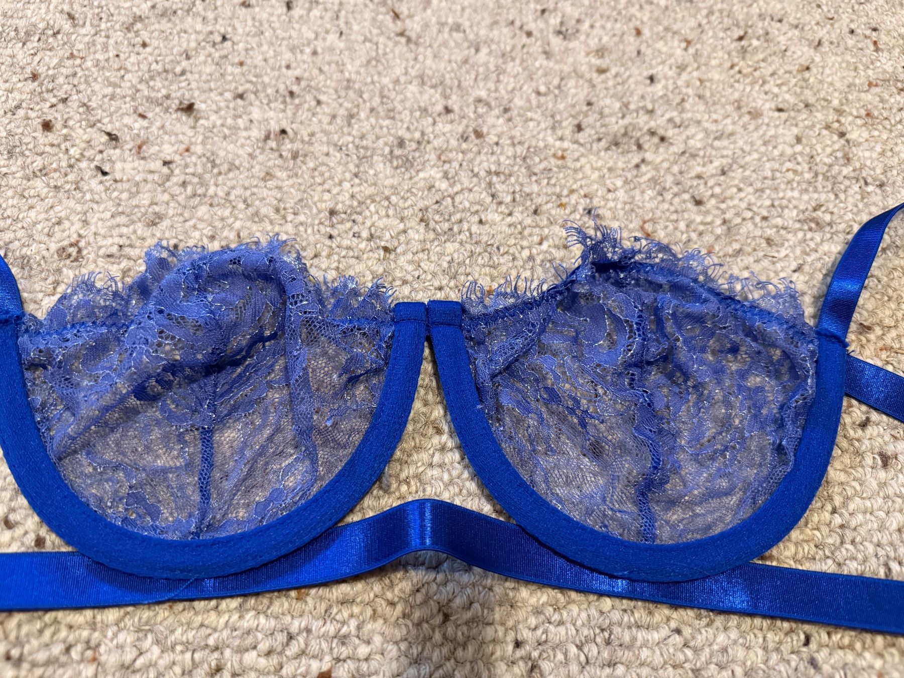 Autres dessous: Dessous-Set BH & String Blau Spitze Gr. ca. 75B – D'occasion à Hundwil par Sandysan1702 2