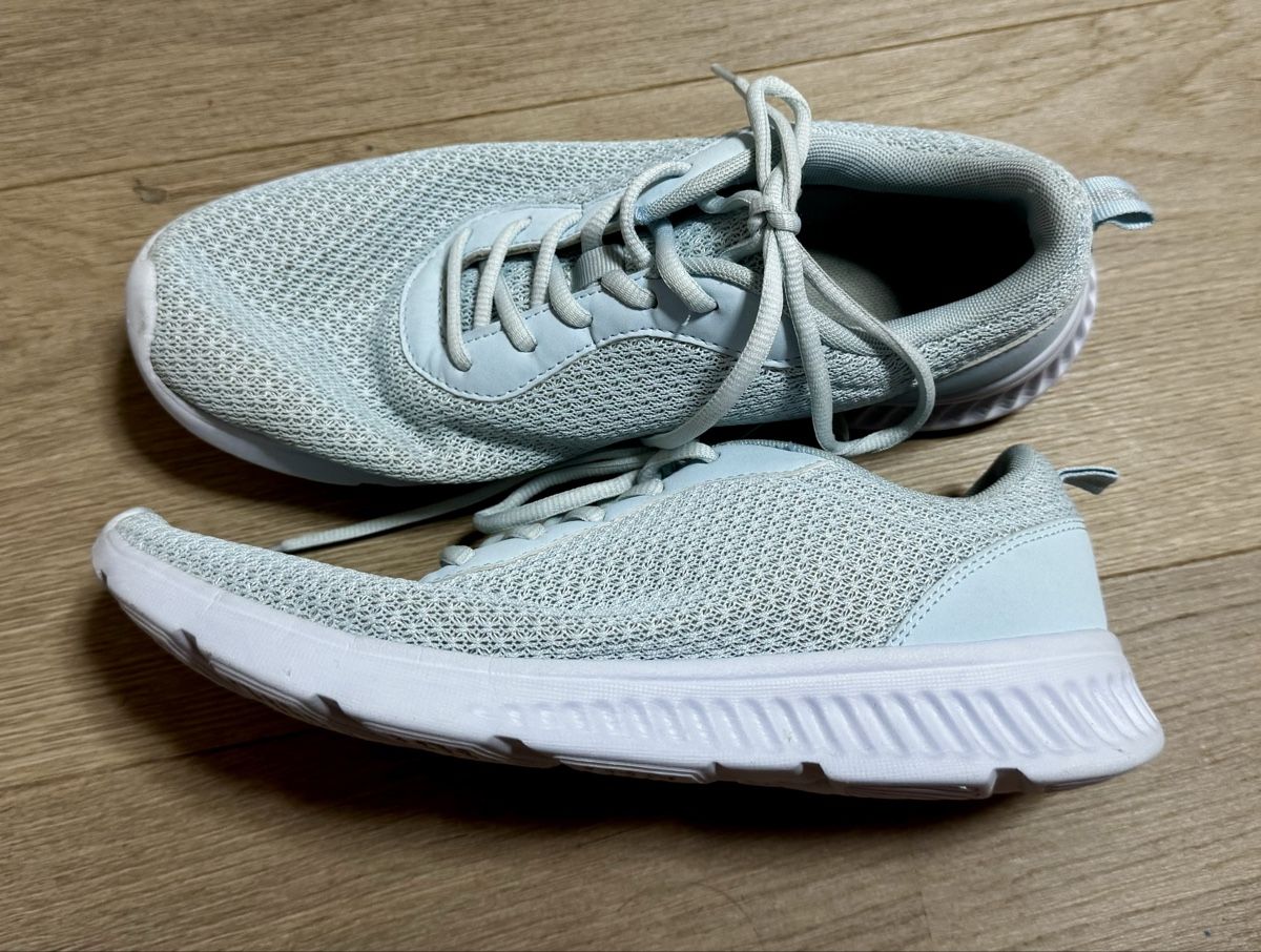 Scarpe da donna: Leichte Sommer Turnschuhe, hellblau, Grösse 42 – Nuovo (secondo la descrizione) da Langrickenbach venduto da Sunshine18