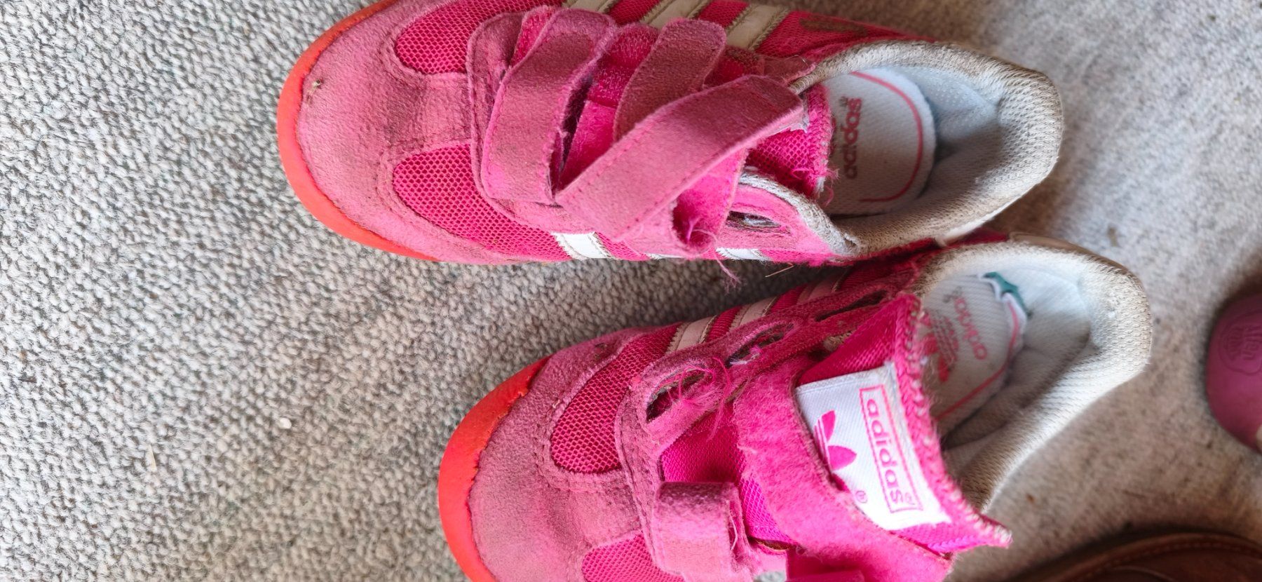 Adidas Schuhe für Mädchen: Sneaker Mädchen – Gebraucht aus Winterthur von OldShatterhand1.