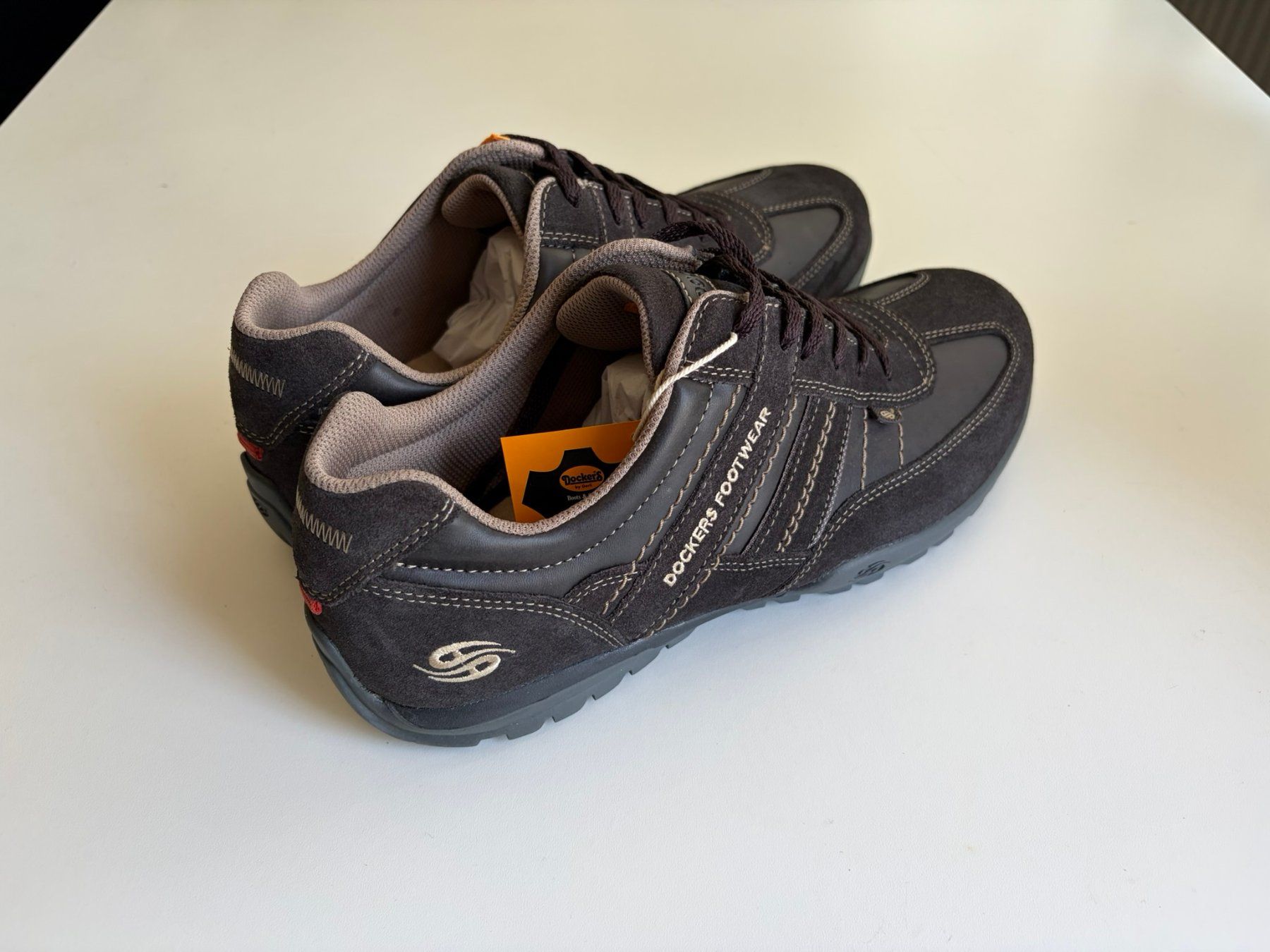 Chaussures hommes: Sneaker Dockers by Gerli, Gr. 43, braun – Neuf avec emballage d'origine à Basel par Vanguard 1