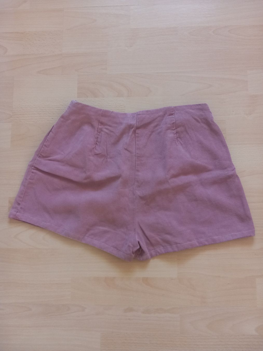 Pantalons: Mini short couleur vieux rose – D'occasion à Faoug par per_kp6r 1