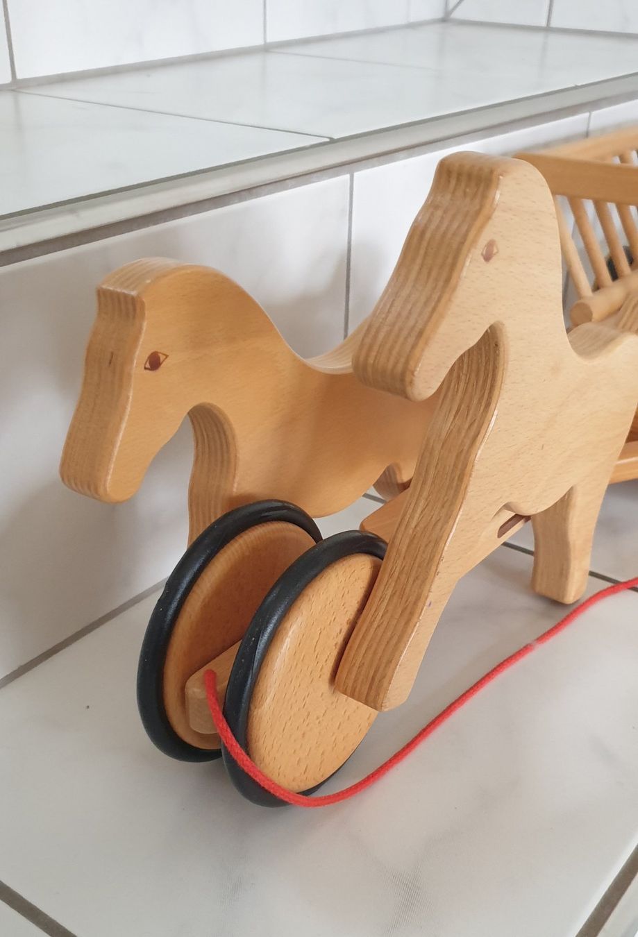 Spielzeuge: Pferdegespann mit Heuwagen aus Holz – Gebraucht aus Meggen von G7957c24 2