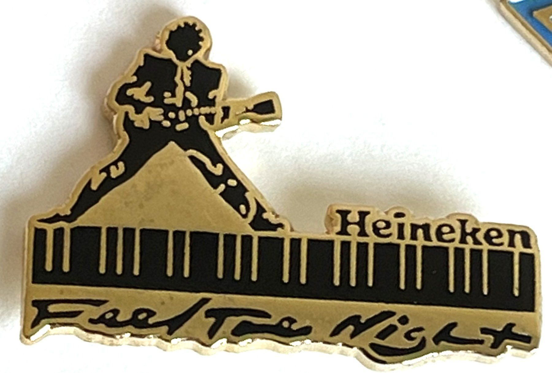 Heineken Placchette & Badge: Pin Heineken Night Feel The Night – Usato da Kriens venduto da TSCH1
