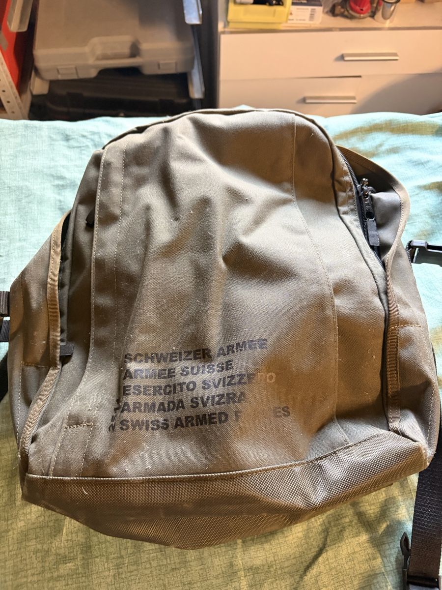 Schweizer Armee Zaini: Militär Tagesrucksack – Usato da Naters venduto da Headliner88