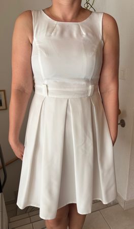 Sommerkleid in Gr. 40, sehr guter Zustand
