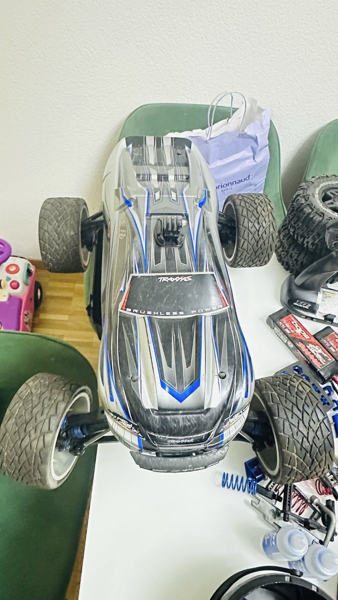Traxxas RC Modellbau: Traxxas 1/7 Moster 62 cm – Defekt aus Nebikon von sal_pvk8 1