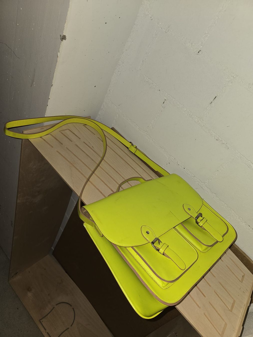 Borse da donna: gelbgrüne Tasche – Usato da Biel/Bienne venduto da Reykonaluna