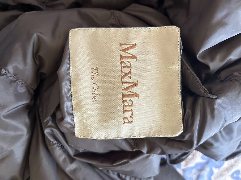 Sonstige Damenmode: Max Mara The Cube Down Cape / Poncho – Gebraucht aus Dübendorf von lij_9w87 3