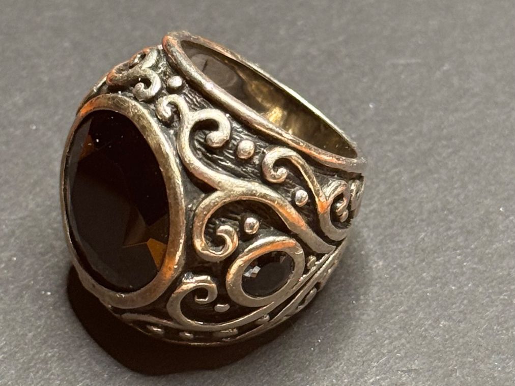 Anelli: Toller Fingerring mit schwarzem Turmalin – Usato da La Punt Chamues-ch venduto da Mausibeinli 2