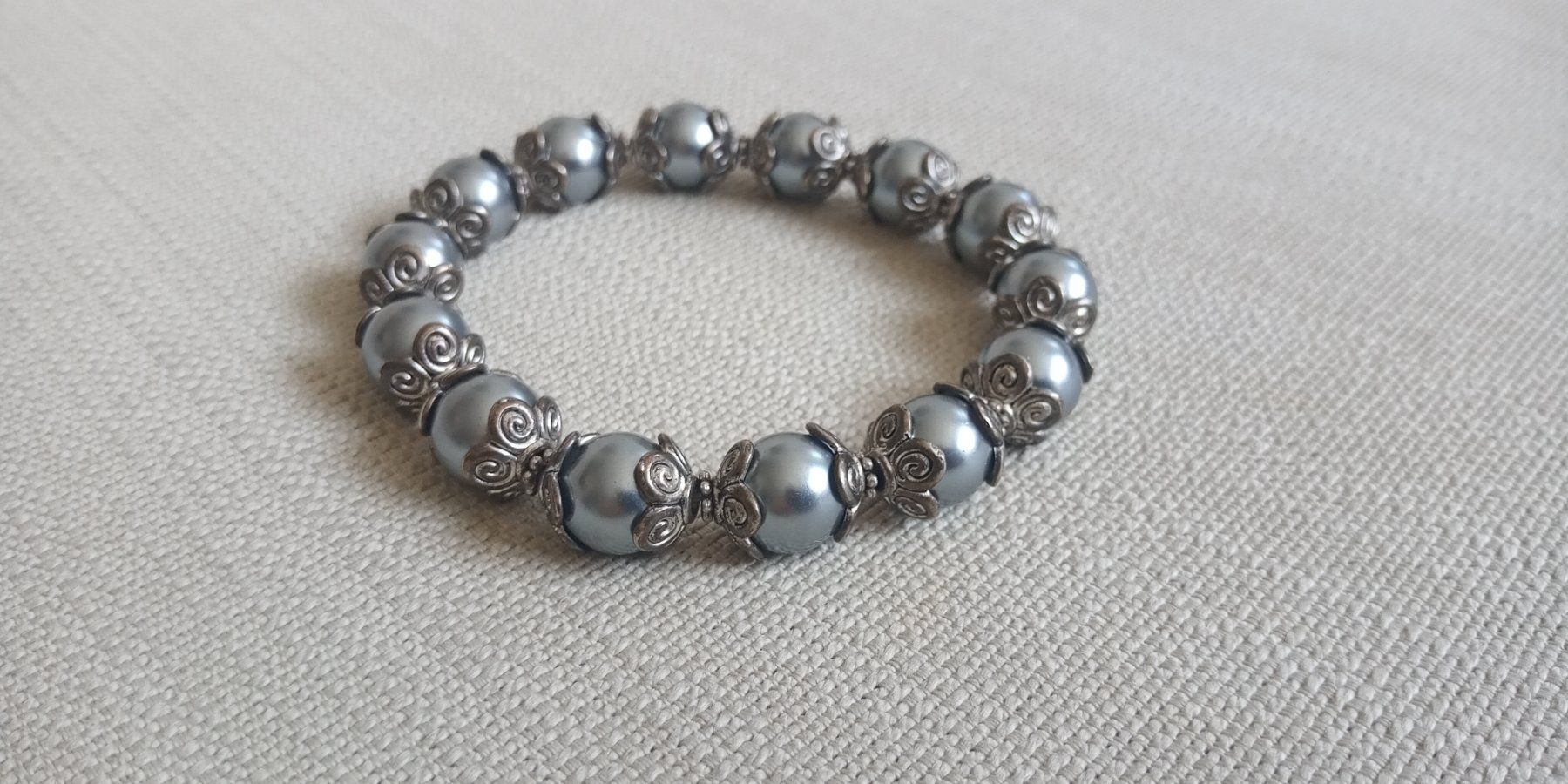 Bracciali & Braccialetti: Bracelet argenté avec ornements – Usato da Montreux venduto da Art_et_antiquites 1