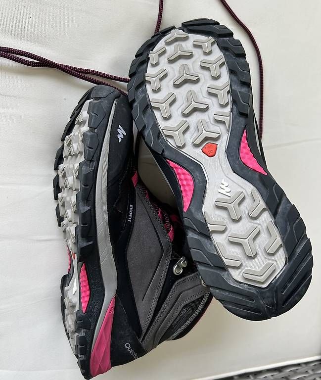 Chaussures femmes: Wanderschuhe Gr 40 – D'occasion à Biel/Bienne par fam_qjh6 2