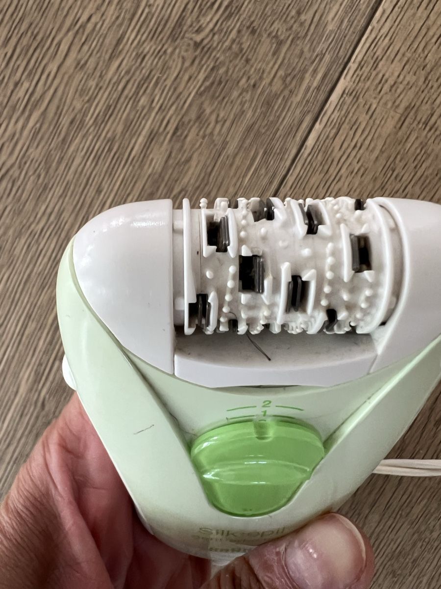 Braun Epilatori: Braun Silk-épil SoftPerfection Epilierter – Usato da Schenkon venduto da NCB77 2