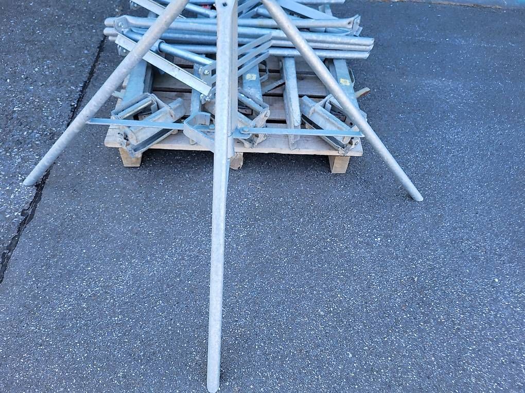 Altro in Decorazioni & Accessori: Dreibein für Deckenstützen  – Usato da Igis venduto da Marlu0398 1
