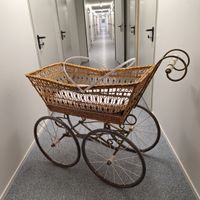 Landau vintage en osier. Antiquité