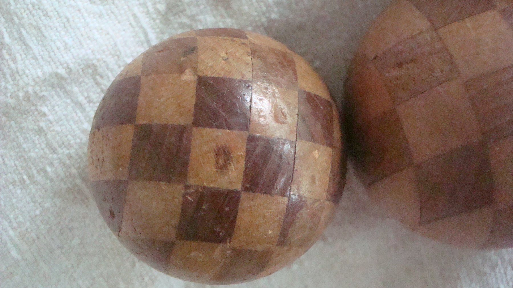 Tutte le decorazioni: 3 alte Holzstopfkugeln 5 - 6 cm – Usato da Münchenstein venduto da Pesci6 5