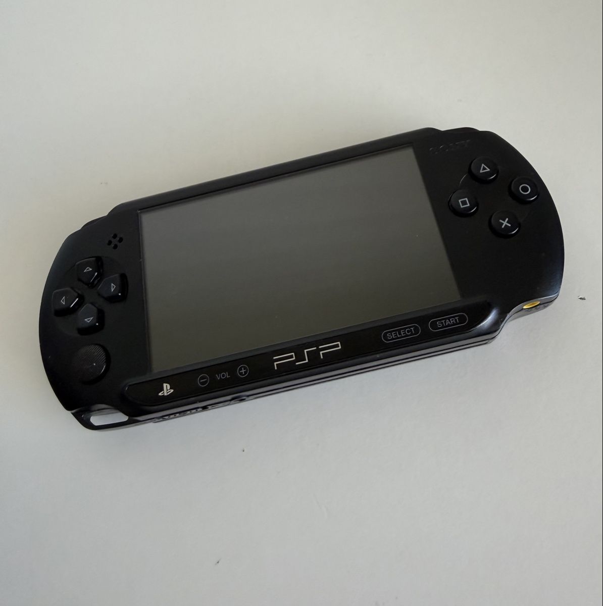 Sony Console: Sony PSP E1004 Schwarz Ladekabel + Spiele – Usato da Füllinsdorf venduto da hae_gt9l 4
