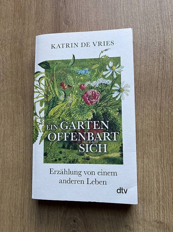 Libri: Ein Garten offenbart sich – Usato da Effretikon venduto da fabee