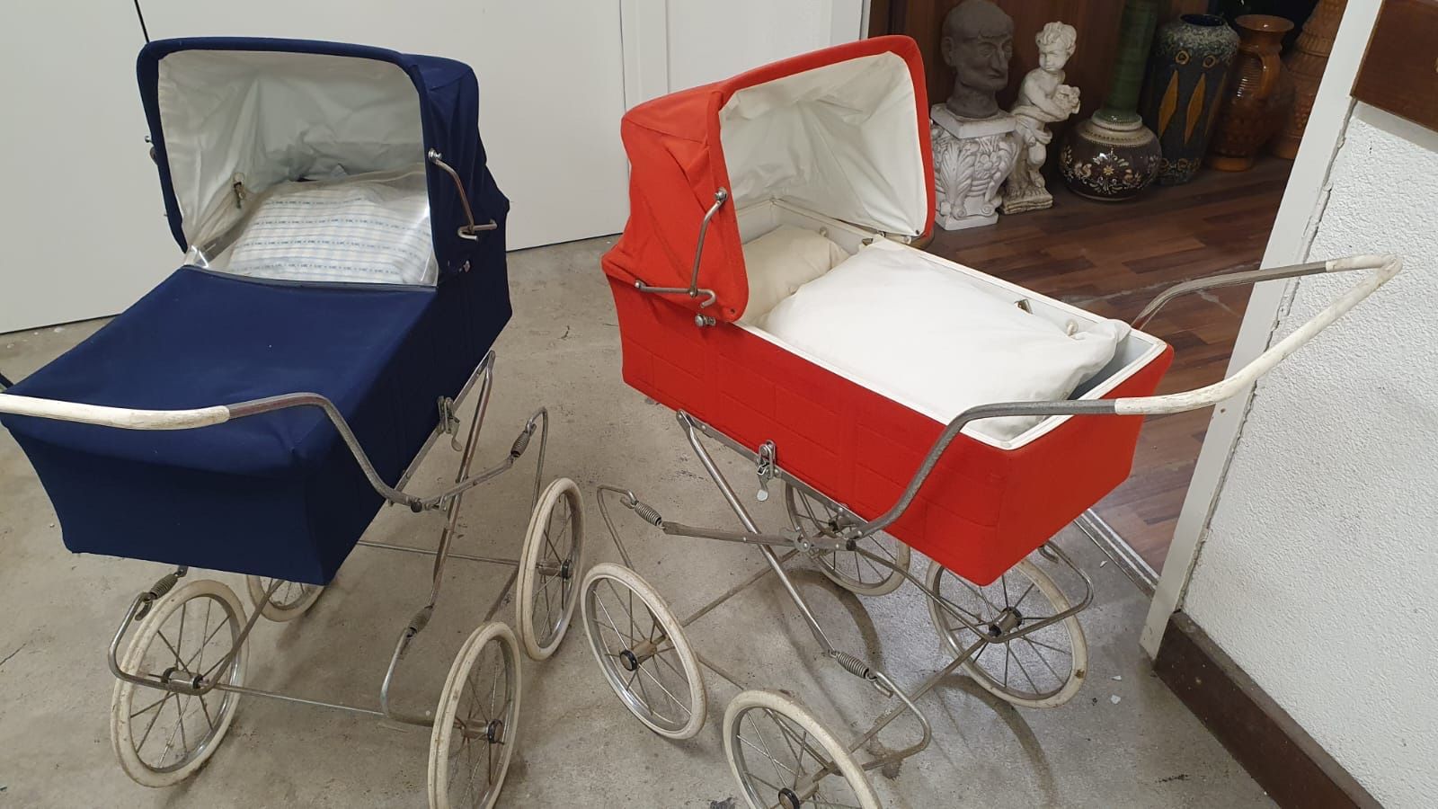 Carrozzine per bambole: PUPPENWAGEN 2 STK. – Usato da Dietikon venduto da brocki-eyra