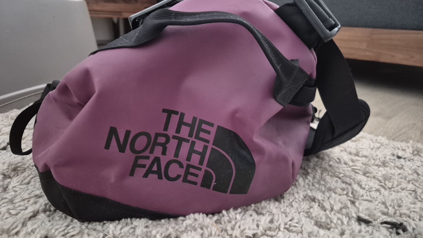 North Face Zaini: Base Camp Duffel - Xs Boysenberry/TNF black – Usato da Watt venduto da sarahZH1995 2
