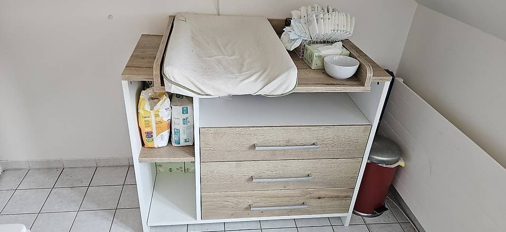Tables à langer & accessoires: Gratis Wickeltisch – D'occasion à Mittelhäusern par NGreg