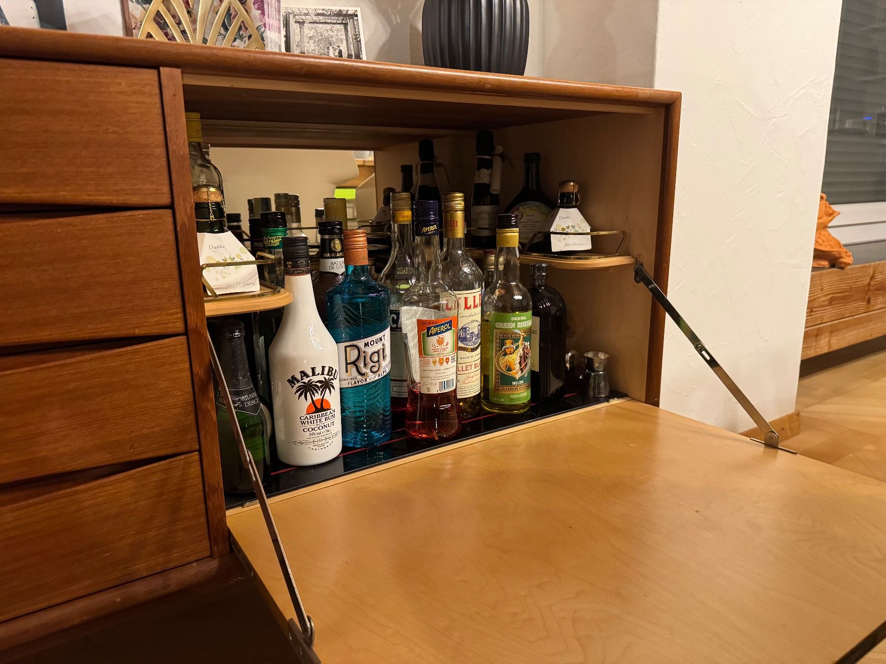 Credenze: Swiss Teak Sideboard, 1950er Jahre – Usato da Wettswil venduto da Cispo3 1