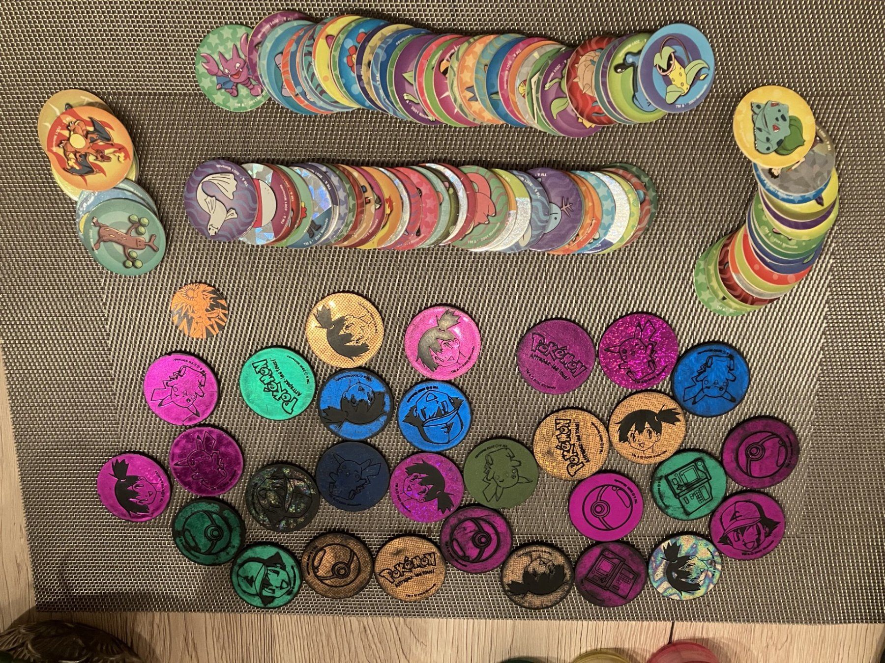 Sammelbilder & Trading cards: 30 Slammers et plus de 100 pogs Pokémon ! – Gebraucht aus Vevey von