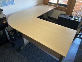 Schreibtisch 
