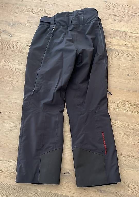 Giacche: The Mountain Studio Skidress Grösse M – Usato da Engelberg venduto da NicoleKilian 2