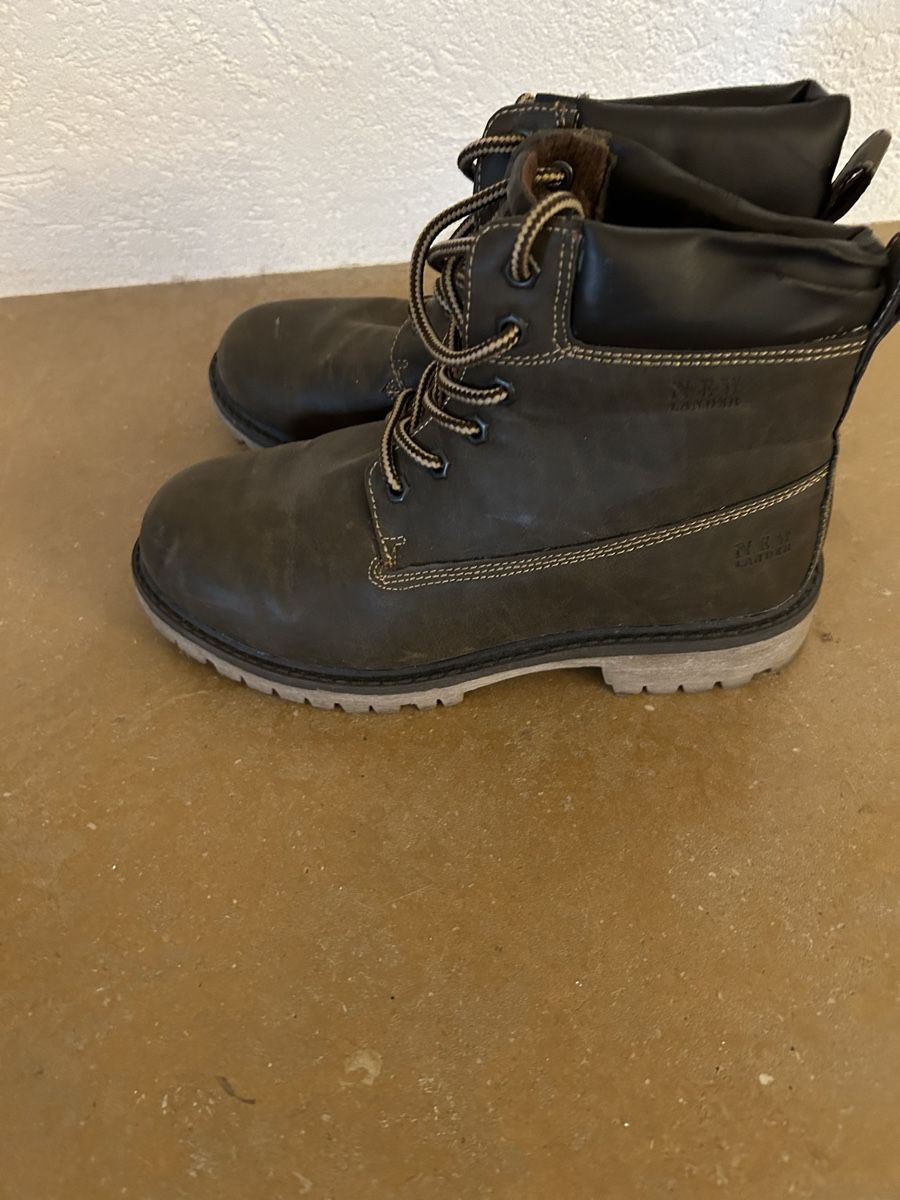 Scarpe da uomo: Chaussures fourrés homme – Usato da Montsevelier venduto da Batson 1