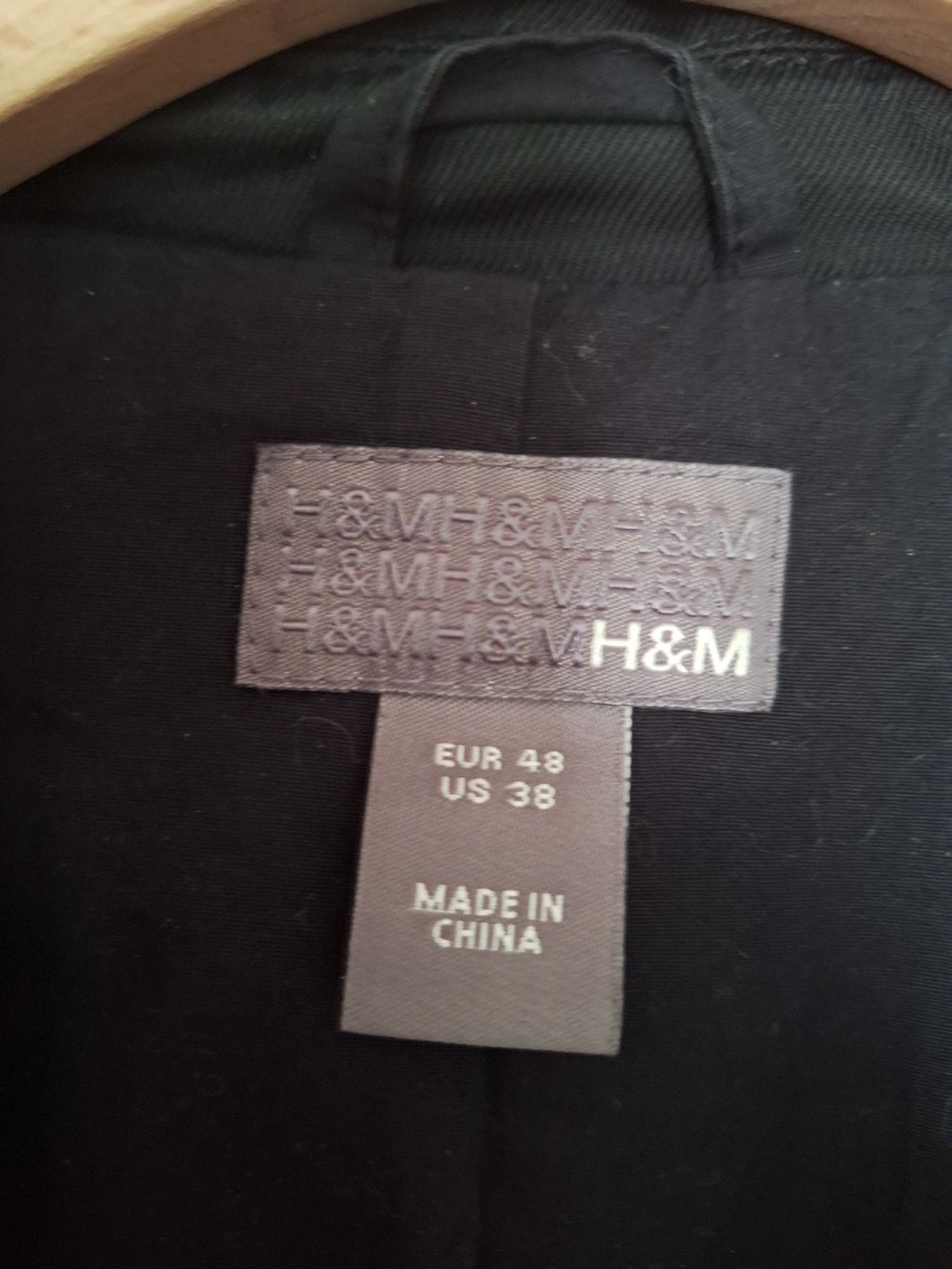 H&M Jacken: jacke h&m schwarz – Gebraucht aus Marthalen von Flowy78 1