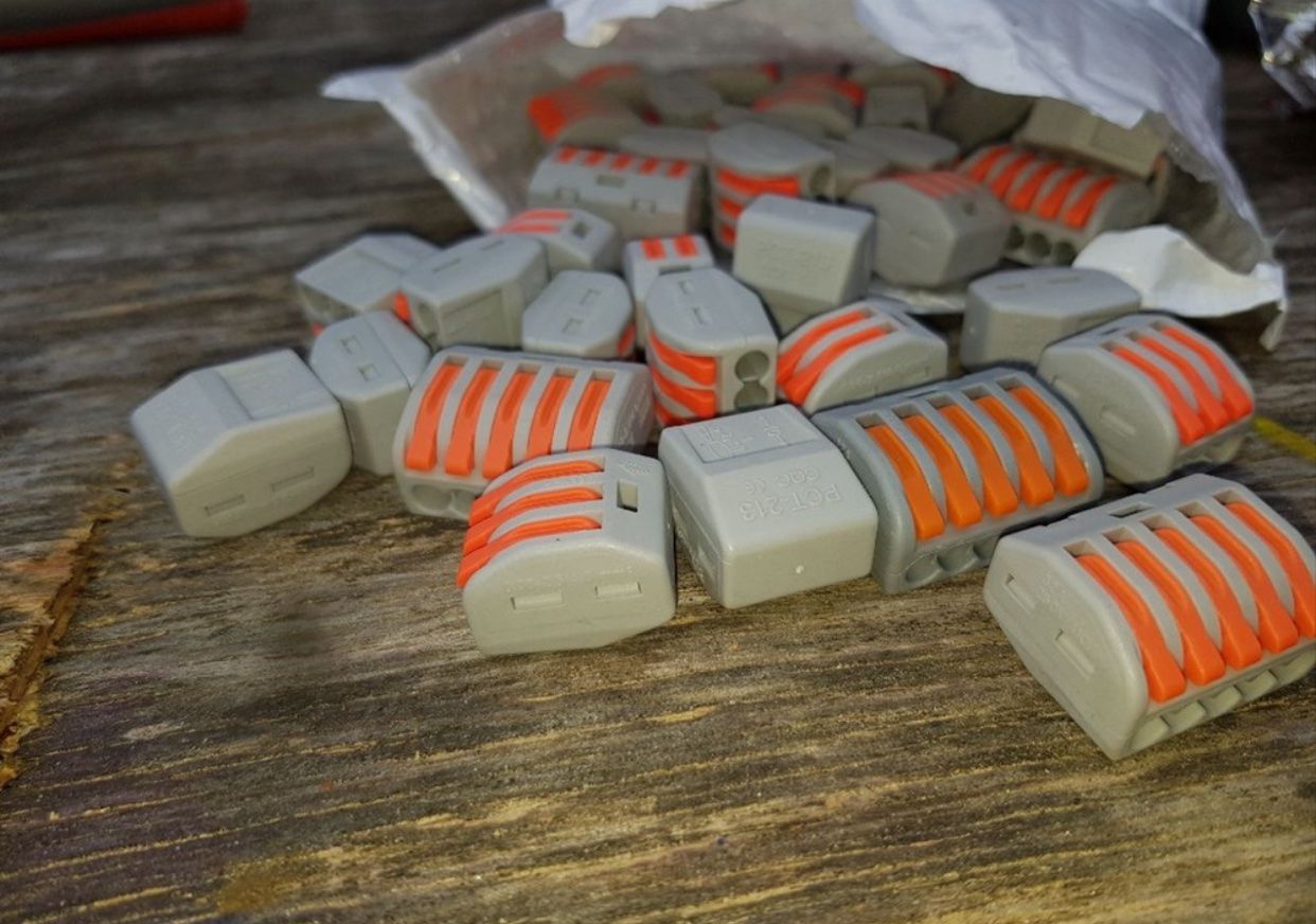 Componenti elettronici: Kabel Verbinder / Push- in Klemmen – Nuovo e nell'imballaggio originale da Rorschach venduto da lobosch1